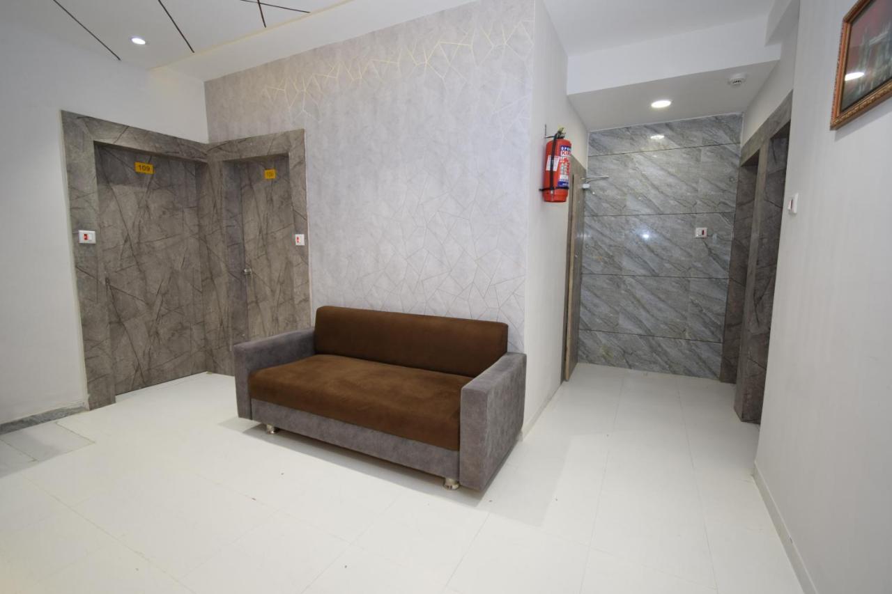 Hotel A1 Vastrapur Ahmedabad Eksteriør billede