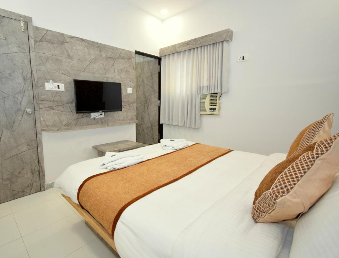 Hotel A1 Vastrapur Ahmedabad Eksteriør billede