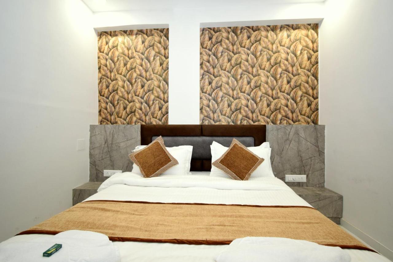 Hotel A1 Vastrapur Ahmedabad Eksteriør billede
