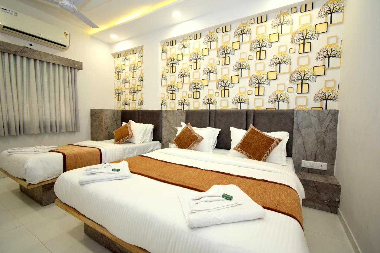 Hotel A1 Vastrapur Ahmedabad Eksteriør billede